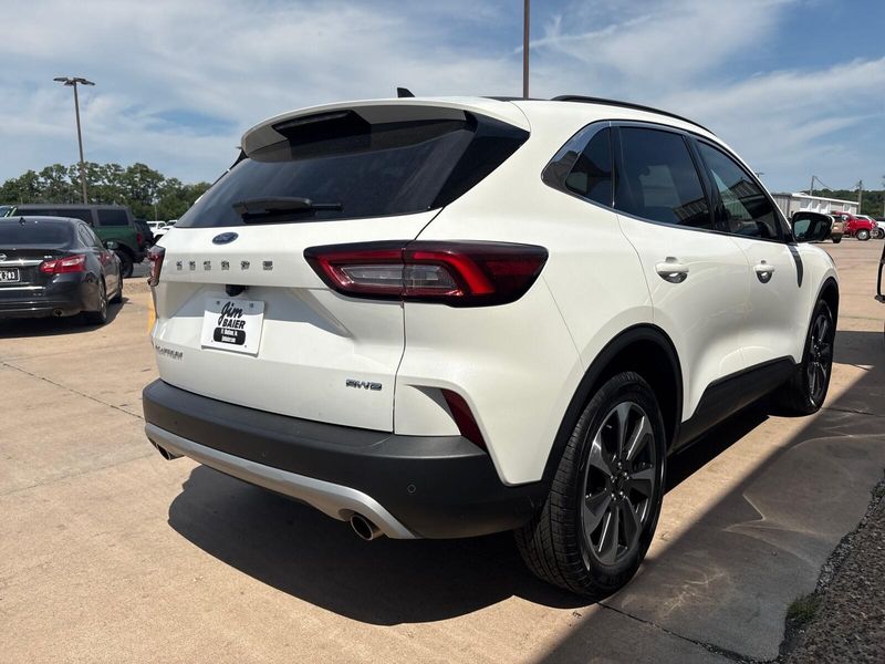 Used 2024 Ford Escape PlatinumImage 8
