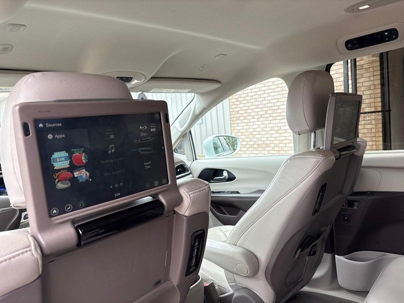 2020 Chrysler Pacifica Touring L PlusImage 6