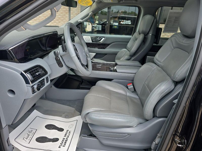Used 2020 Lincoln Navigator ReserveImage 3