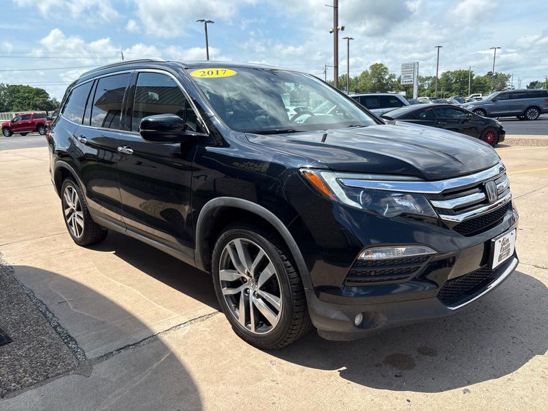 Used 2017 Honda Pilot EliteImage 10