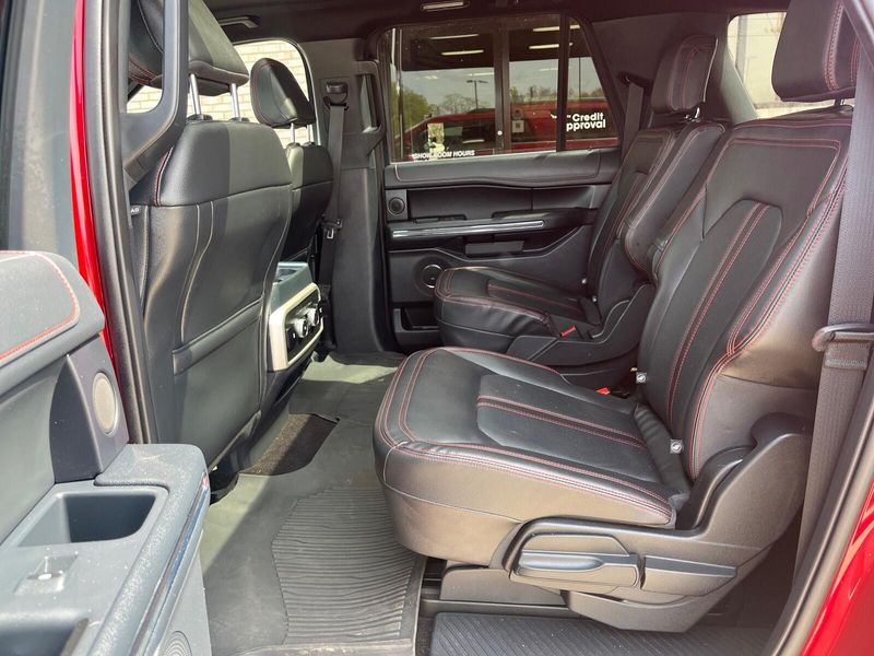 2022 Ford Expedition LimitedImage 4