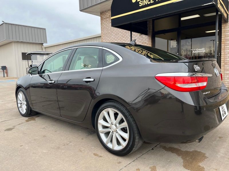 2012 Buick Verano Leather GroupImage 11