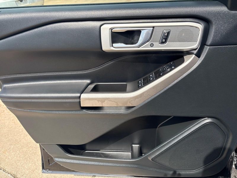 Used 2024 Ford Explorer XLTImage 13
