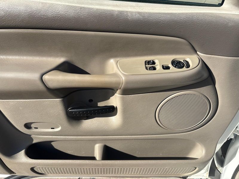 Used 2004 Dodge Ram 2500 SLTImage 15