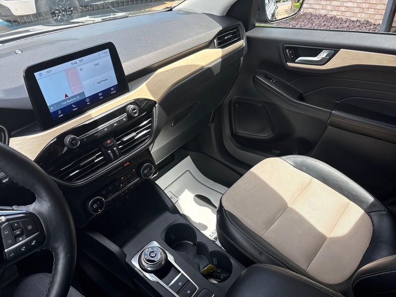 Used 2021 Ford Escape TitaniumImage 18