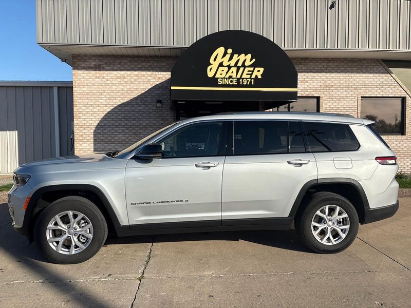 Used 2021 Jeep Grand Cherokee L LimitedImage 2