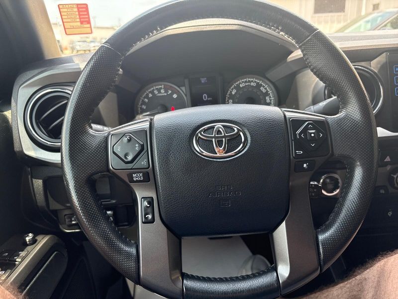 Used 2017 Toyota Tacoma TRD Off RoadImage 16