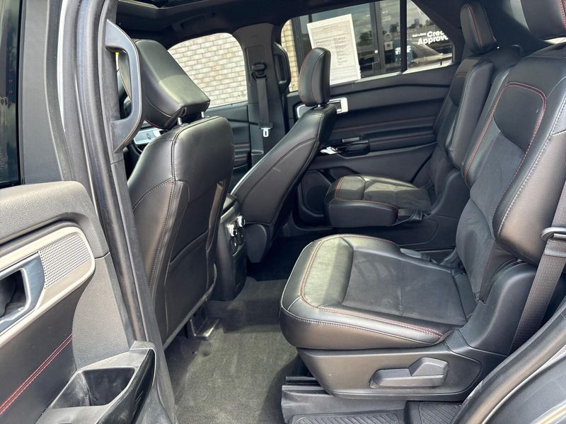 Used 2022 Ford Explorer ST-LineImage 4