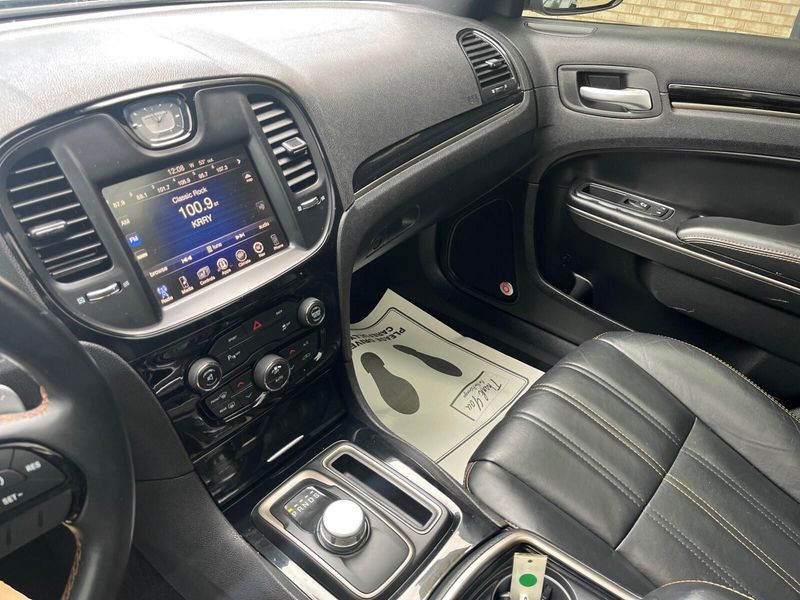 2016 Chrysler 300 300SImage 18