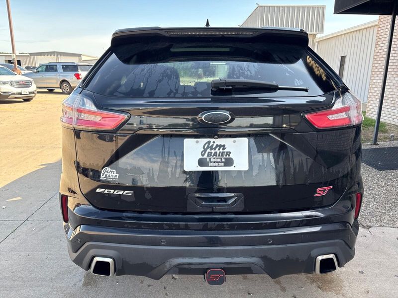 2019 Ford Edge STImage 11