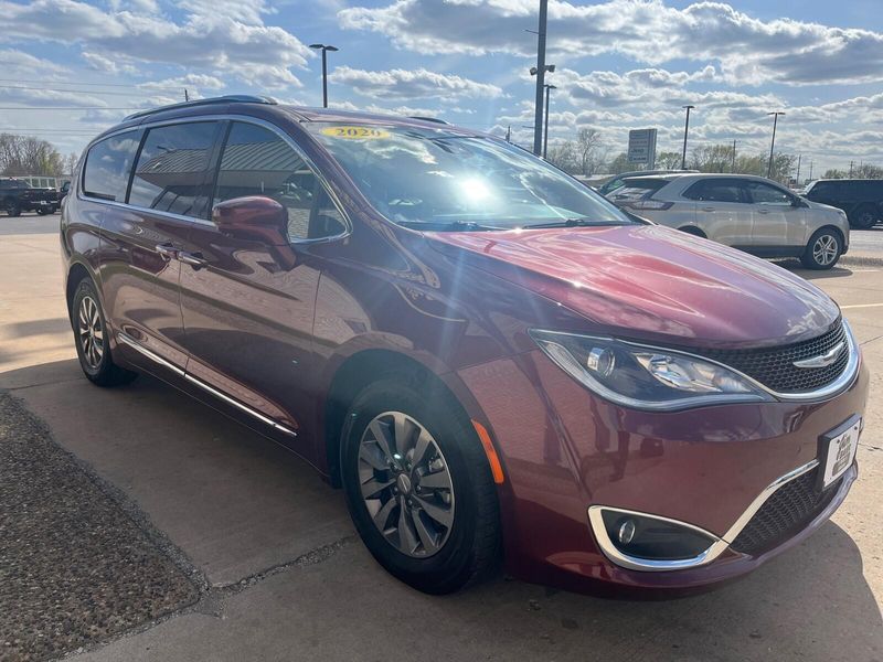 2020 Chrysler Pacifica Touring L PlusImage 9