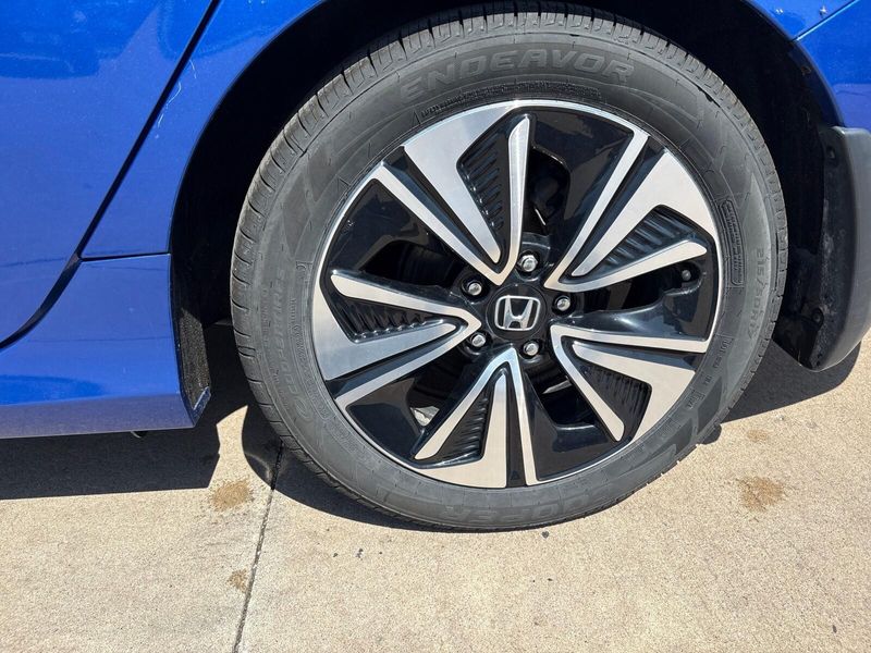 2018 Honda Civic EX-LImage 12