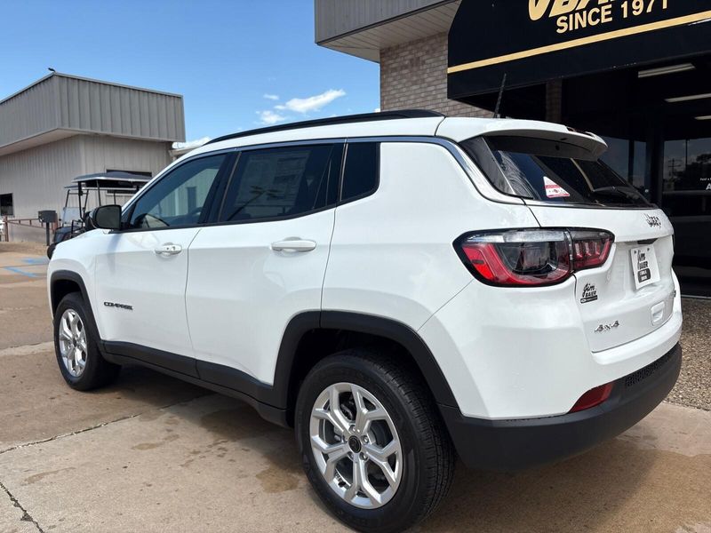 2025 Jeep Compass Latitude 4x4Image 10