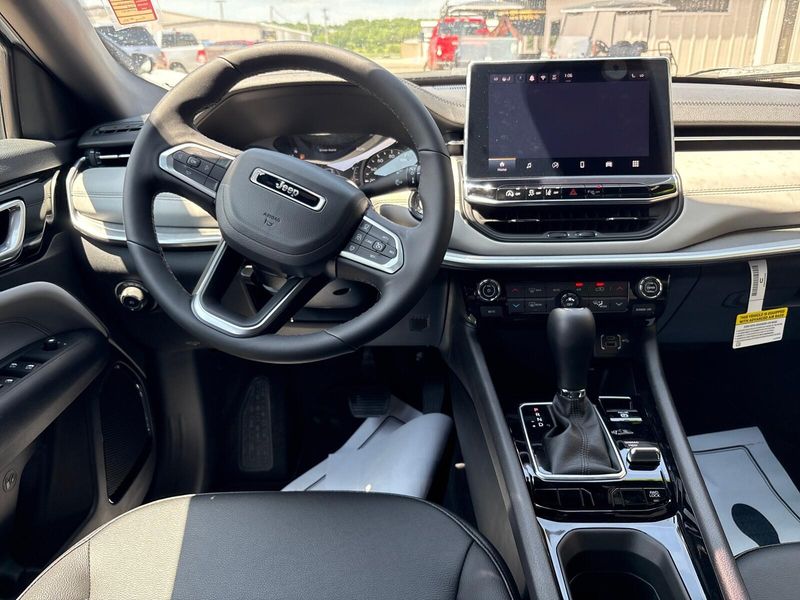2025 Jeep Compass Limited 4x4Image 5