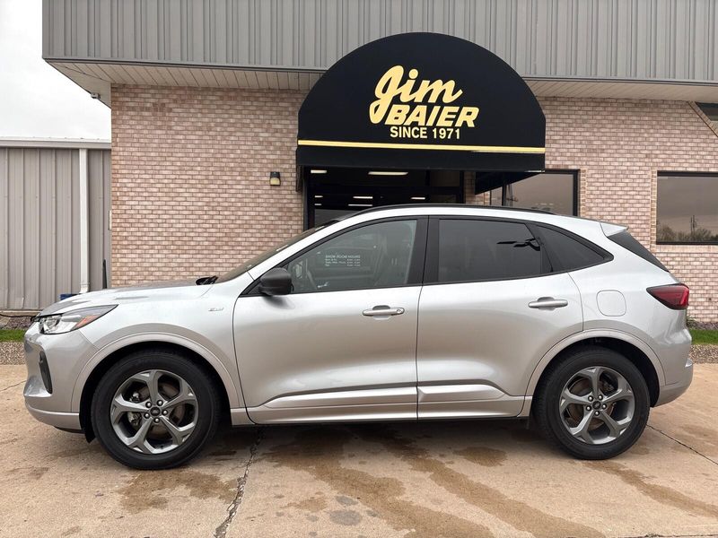 Used 2023 Ford Escape ST-LineImage 2
