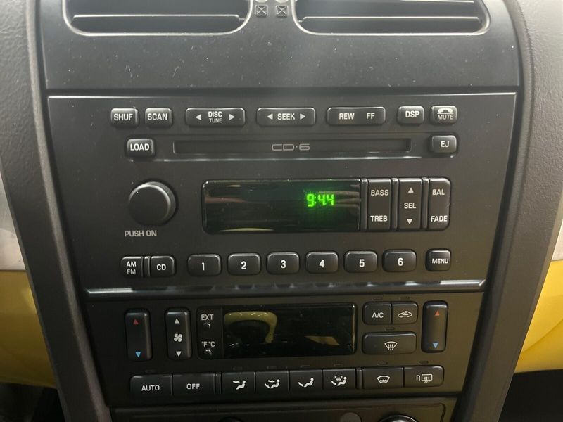 Used 2002 Ford Thunderbird w/Hardtop PremiumImage 16