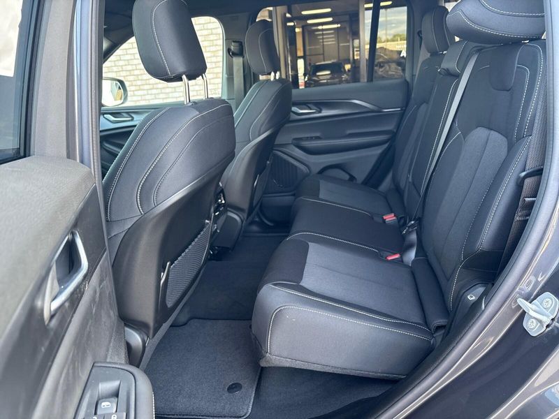 New 2025 Jeep Grand Cherokee Laredo X 4x4Image 4