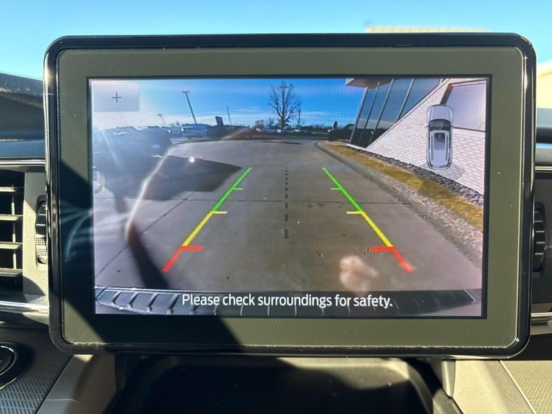 Used 2023 Ford Explorer XLTImage 19