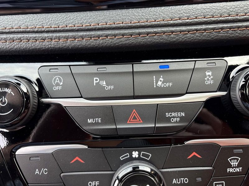 New 2026 Chrysler Pacifica PinnacleImage 22