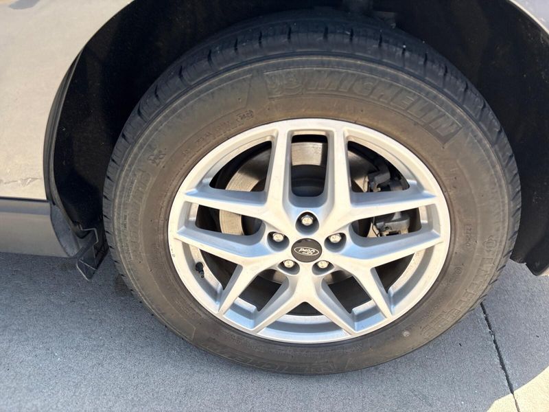 Used 2024 Ford Edge SELImage 11