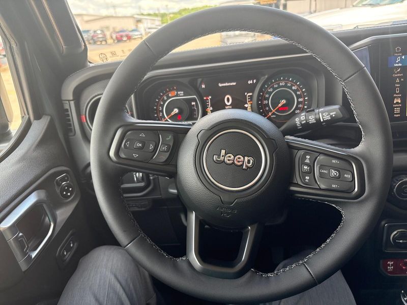 New 2026 Jeep Wrangler 2-door RubiconImage 12