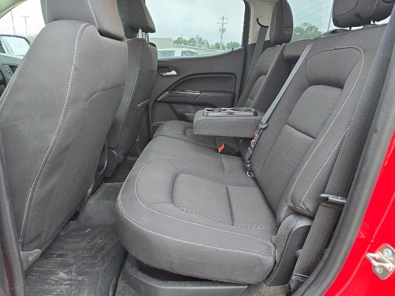 Used 2015 GMC Canyon 2WD SLEImage 9
