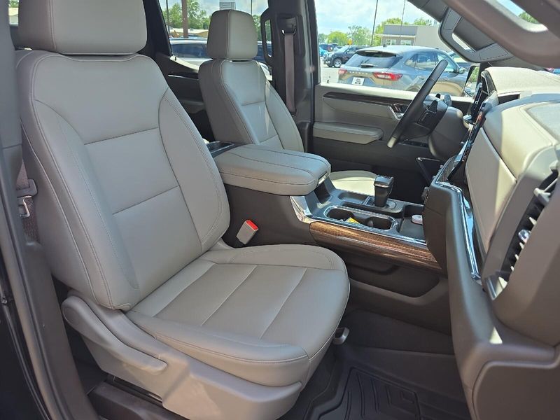 2024 Chevrolet Silverado 1500 RSTImage 11