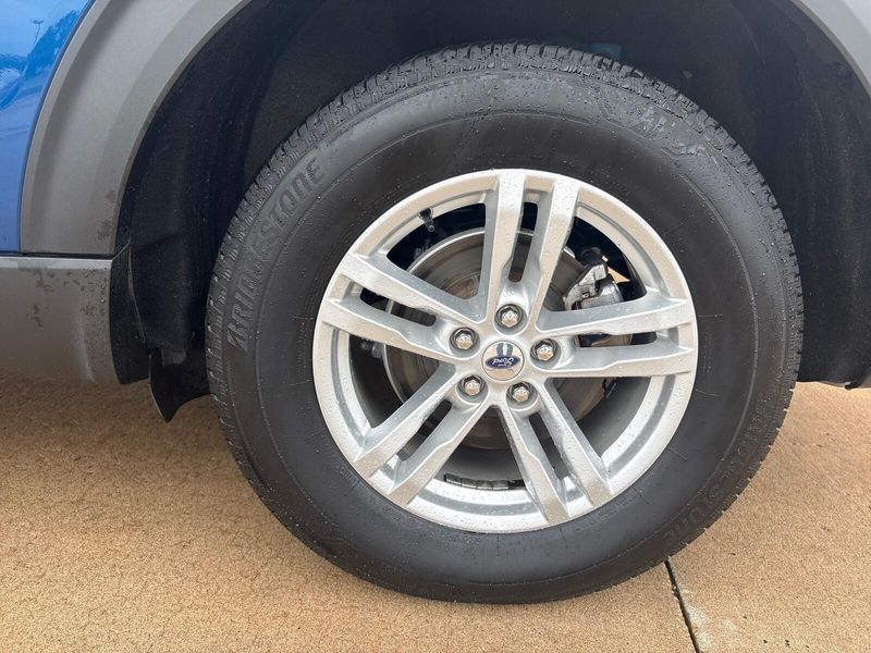 Used 2021 Ford Explorer XLTImage 13