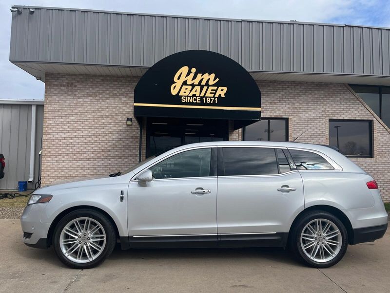 2019 Lincoln MKT ReserveImage 2