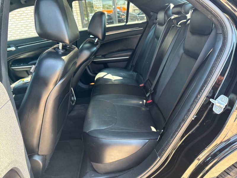 Used 2014 Chrysler 300C 300CImage 4