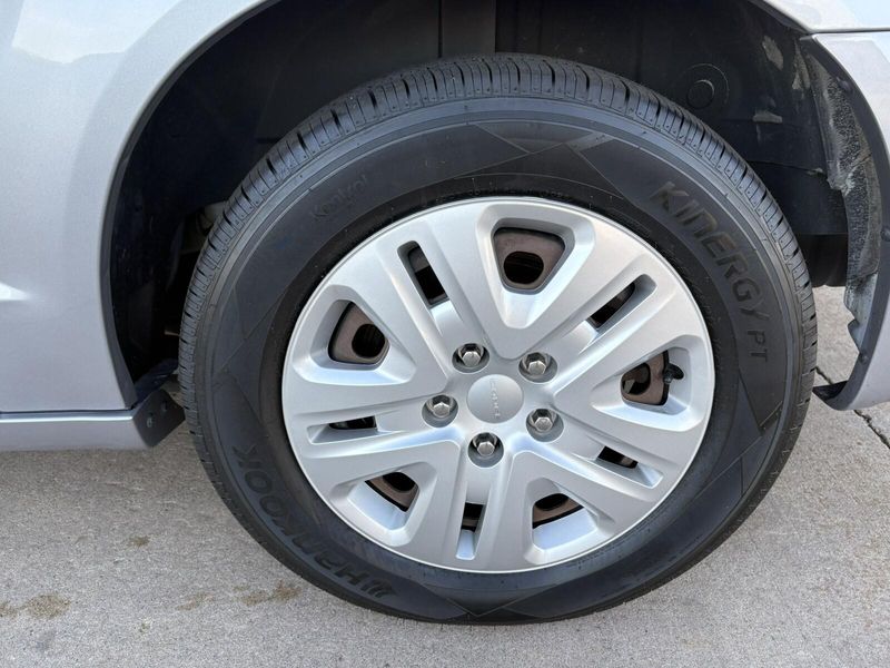 Used 2019 Dodge Grand Caravan SEImage 12