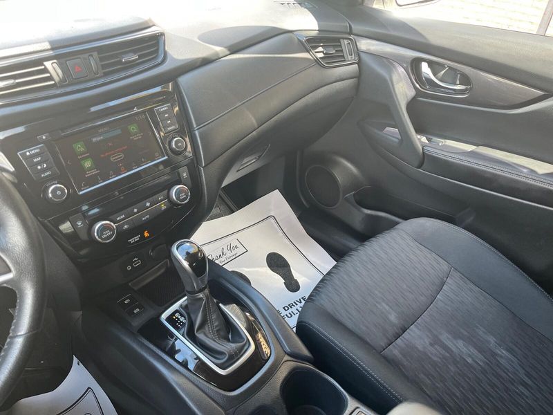 2019 Nissan Rogue SVImage 18