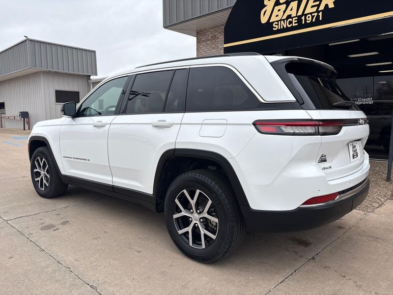 Used 2024 Jeep Grand Cherokee LimitedImage 11