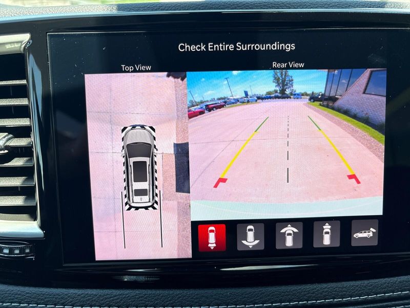New 2027 Chrysler Pacifica SelectImage 19