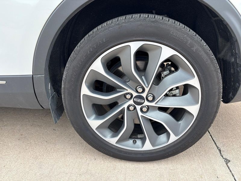 Used 2023 Lincoln Nautilus ReserveImage 13