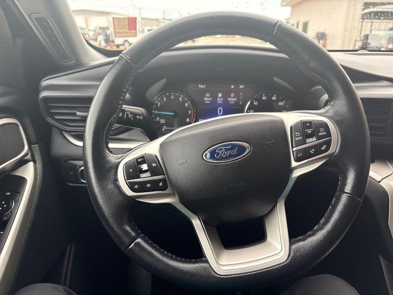 Used 2021 Ford Explorer XLTImage 15