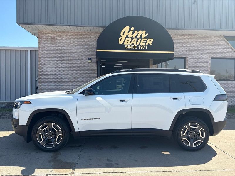 New 2026 Jeep Cherokee Limited 4x4Image 1