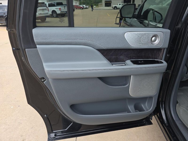 Used 2020 Lincoln Navigator ReserveImage 19