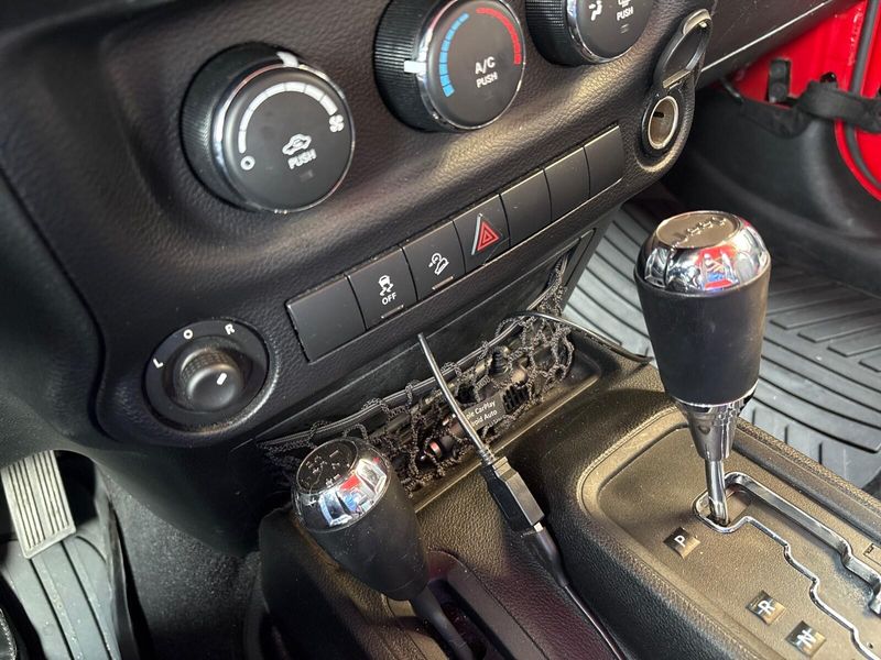 Used 2015 Jeep Wrangler Unlimited SportImage 17