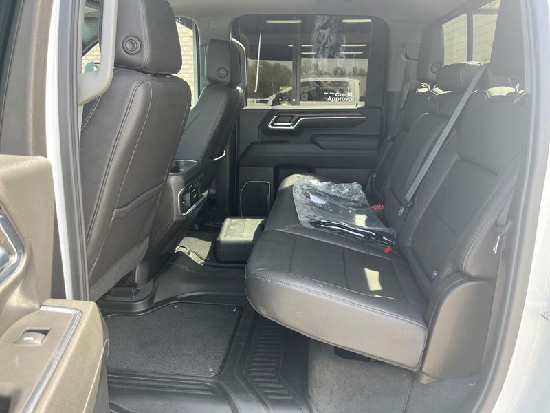 2024 GMC Sierra 2500HD SLTImage 4