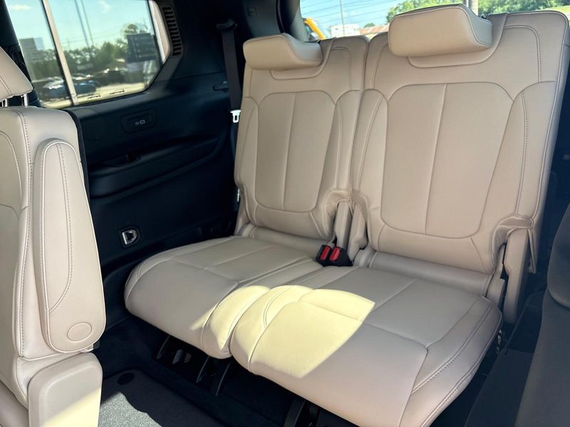 New 2027 Jeep Grand Cherokee LimitedImage 5