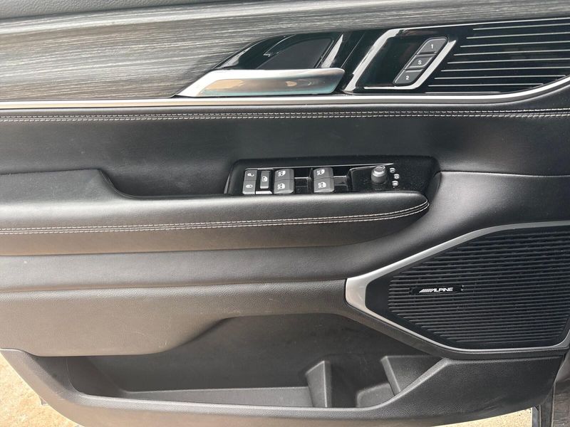 2023 Jeep Wagoneer L Series IIImage 13