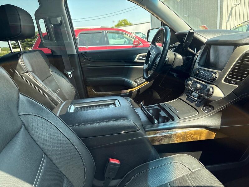 2016 GMC Yukon XL DenaliImage 9