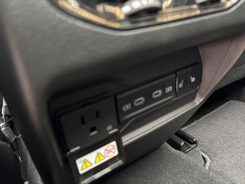 New 2026 Jeep Grand Cherokee Limited Reserve 4x4Image 5