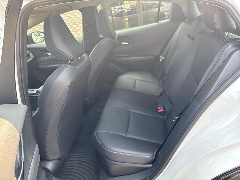 2024 Toyota Prius XLEImage 4
