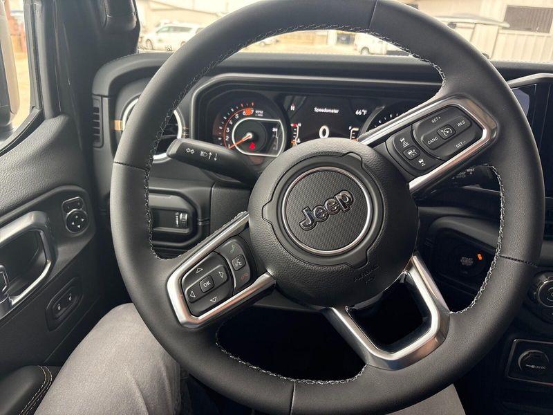 New 2026 Jeep Wrangler 4-door SaharaImage 12