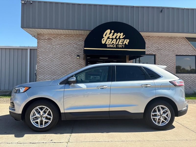 Used 2024 Ford Edge SELImage 2