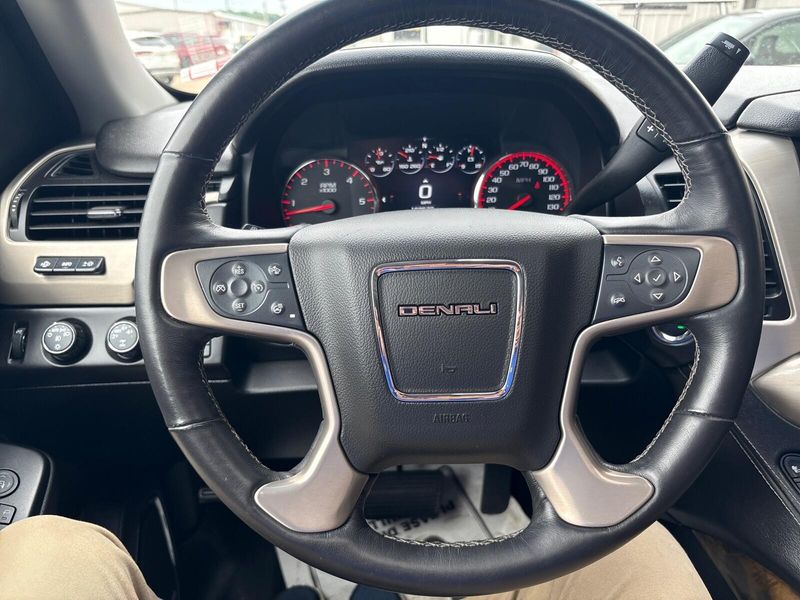 2016 GMC Yukon XL DenaliImage 21