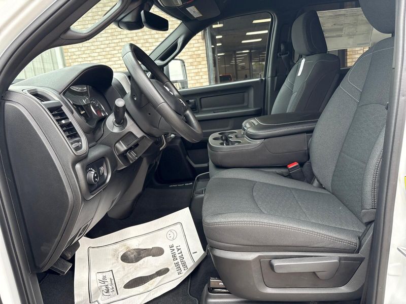 2025 RAM 3500 Tradesman Crew Cab 4x4 8