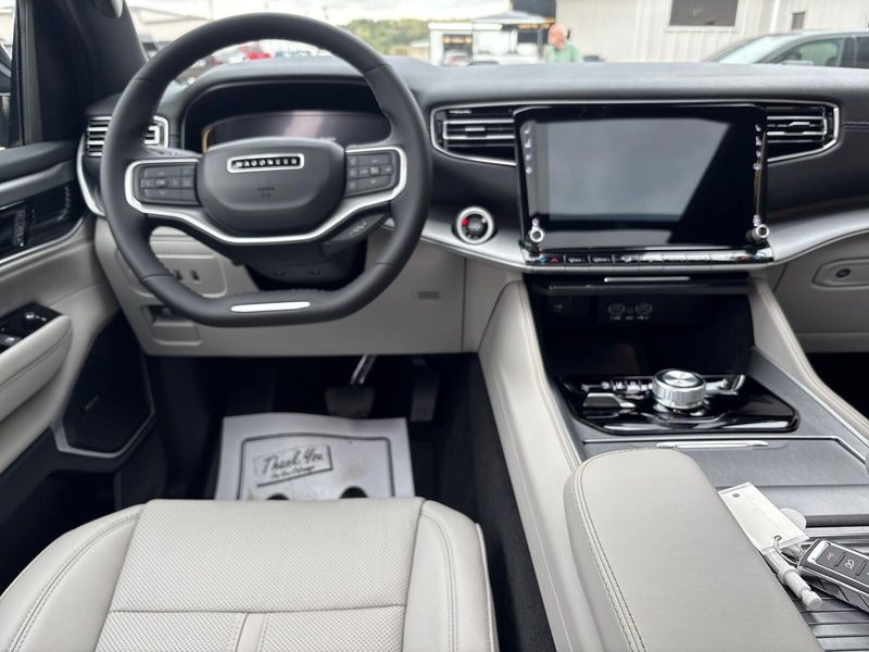 2025 Jeep Wagoneer Series IIImage 7